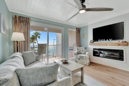 Oceans Pointe Nantucket inspired condo on the bay - B&B Tampa