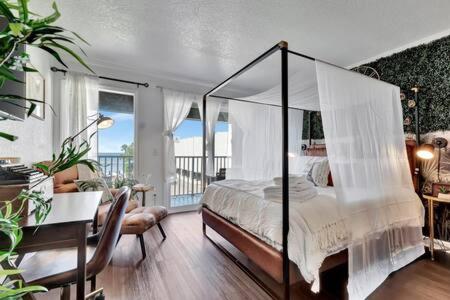 B&B Tampa - The Hemingway subtropical luxury on the Tampa Bay - Bed and Breakfast Tampa
