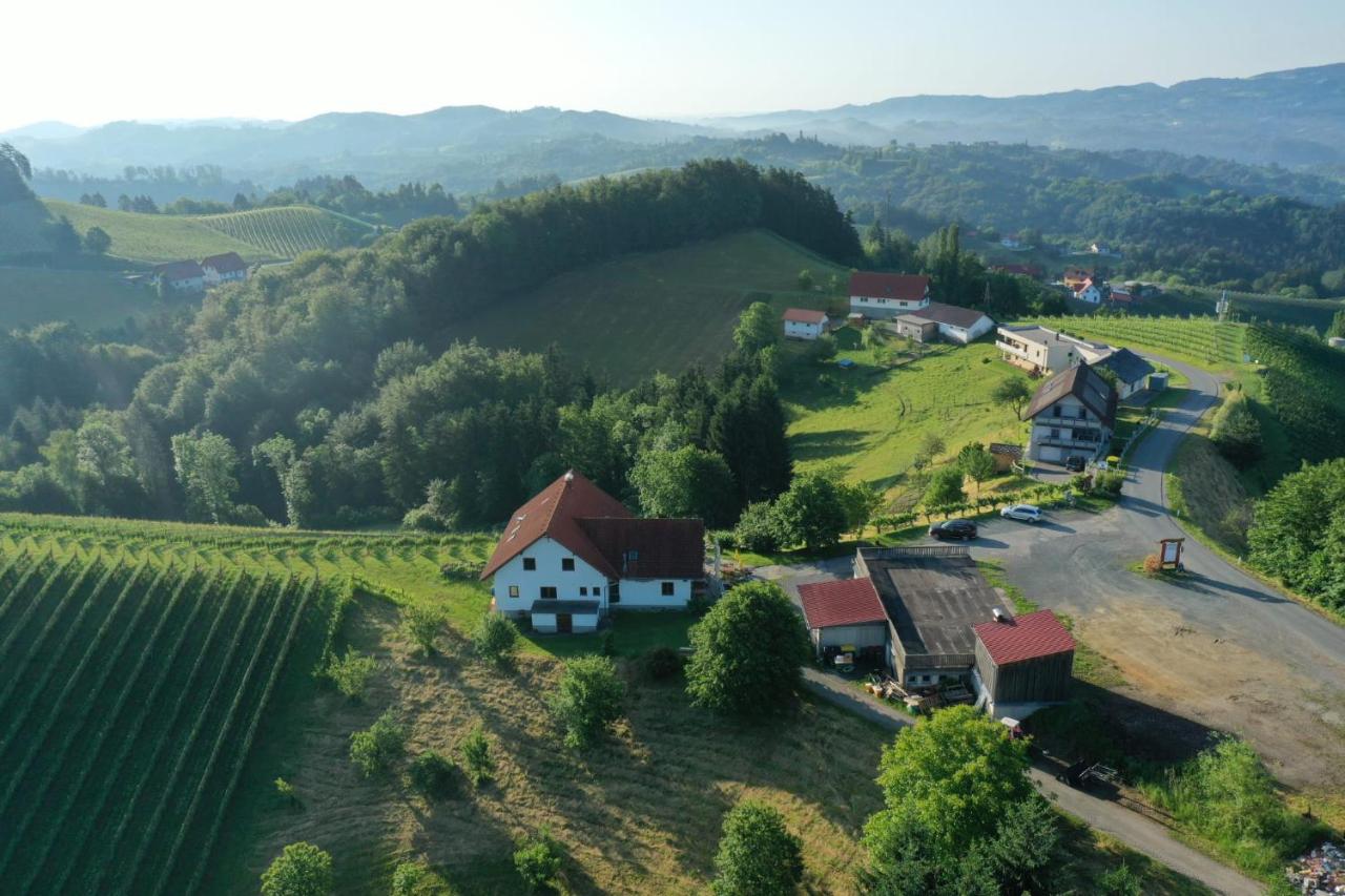 Trautenburg Stub`n - Bed and Breakfast Leutschach