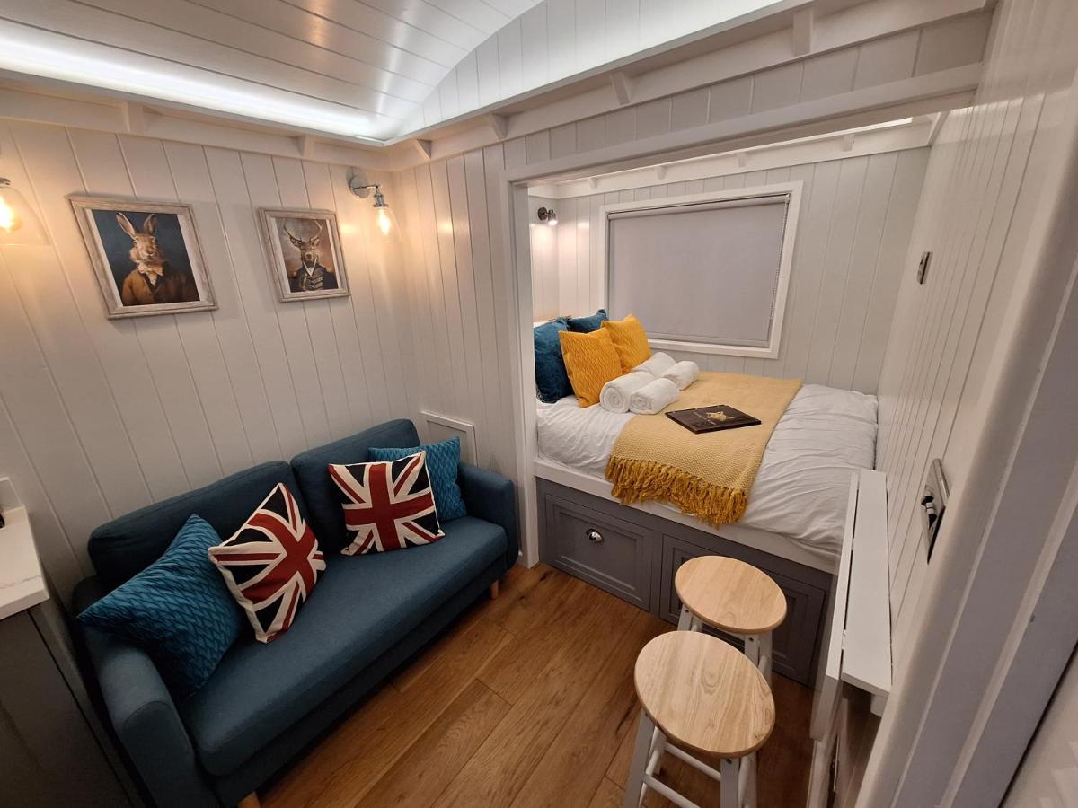 Whiskers and Woods Shepherd Hut - Ferienwohnung
