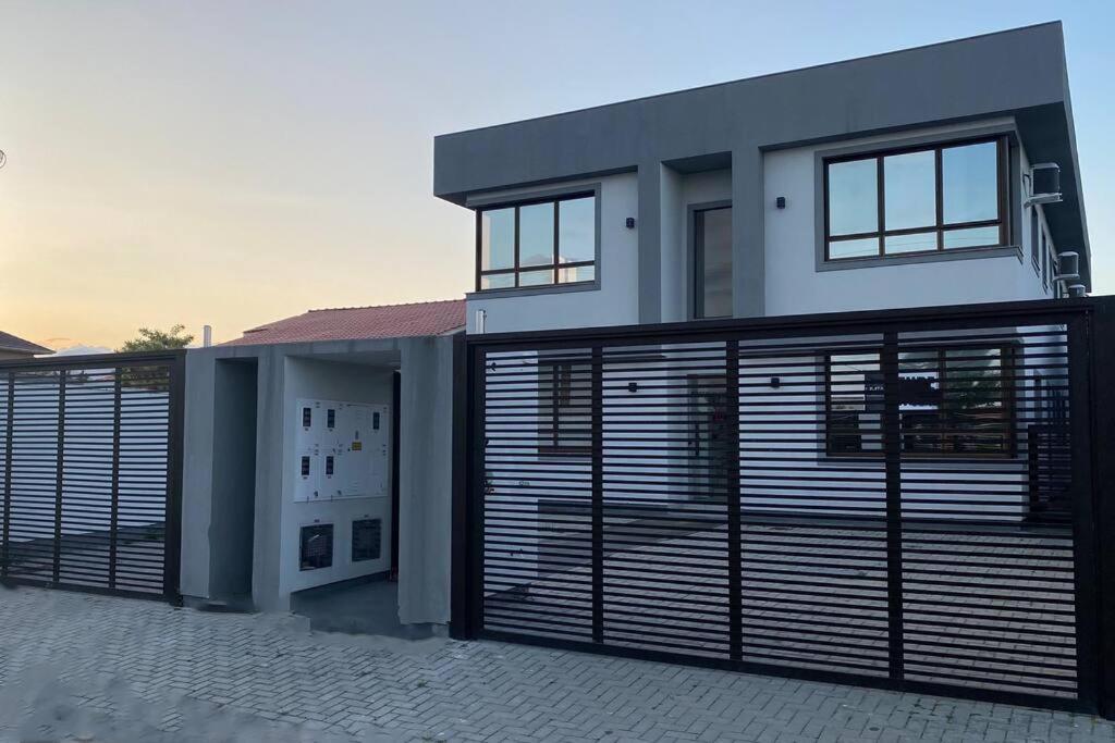 Res Guarapari 1 e 2 - Confortáveis Aptos 3 qtos Praia do Sonho - Chambres d’hôtes Palhoça