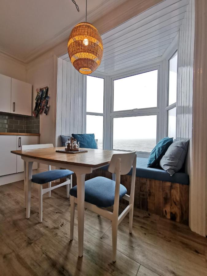 Lovely Seafront 2 bed flat in Aberystwyth - B&B
