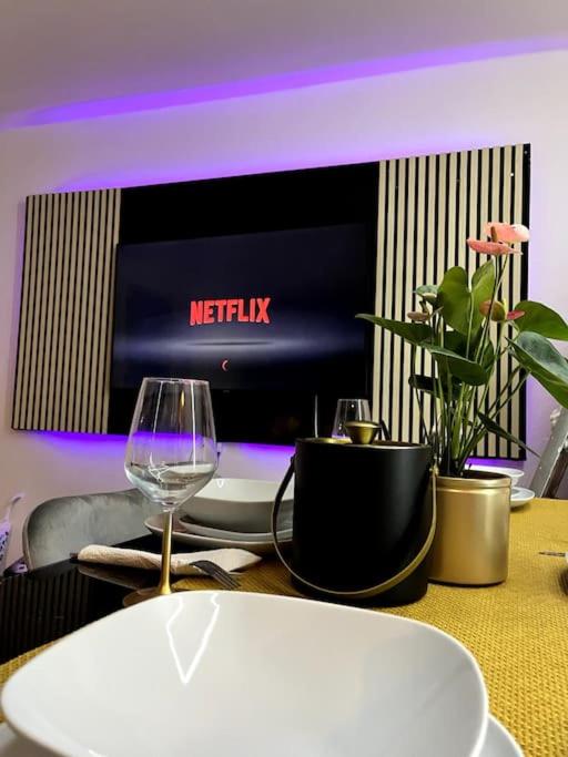 B&B Sarrebruck - Penthouse, Sonnenbalkon, Netflix - Bed and Breakfast Sarrebruck