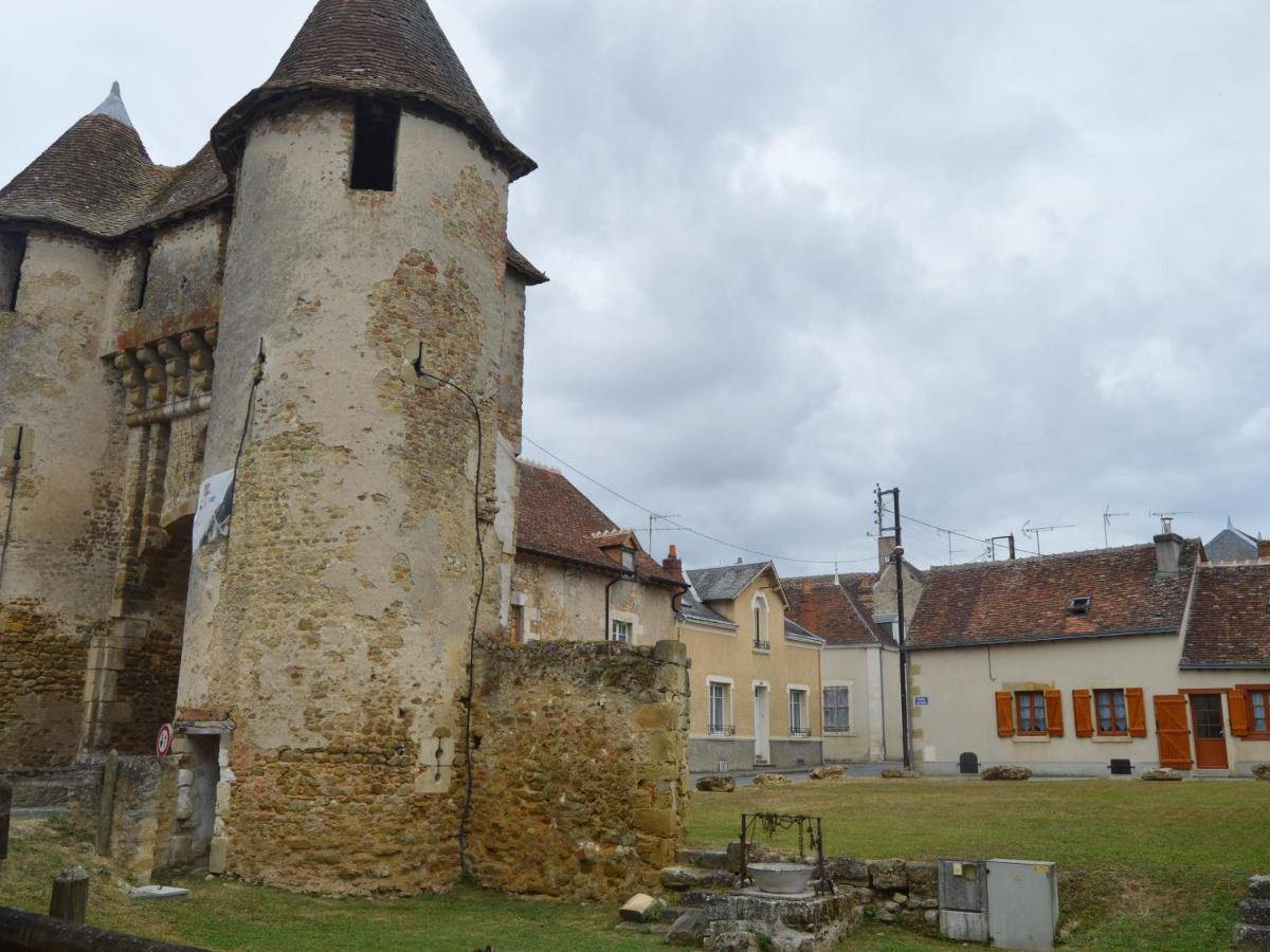 Maison de Bourg Rénovée avec Jardin et Salle de Jeux à Levroux - Chambres d'hôtes Levroux