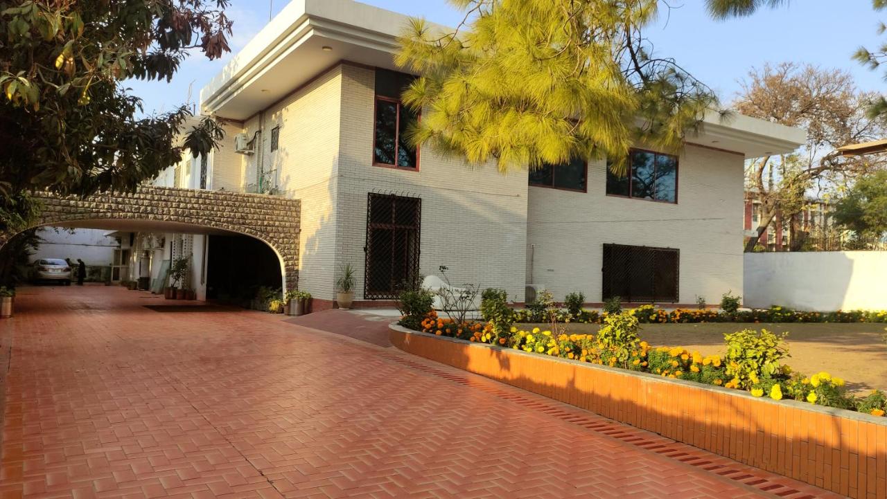 B&B Islamabad - Aleph Islamabad Guest House - Bed and Breakfast Islamabad