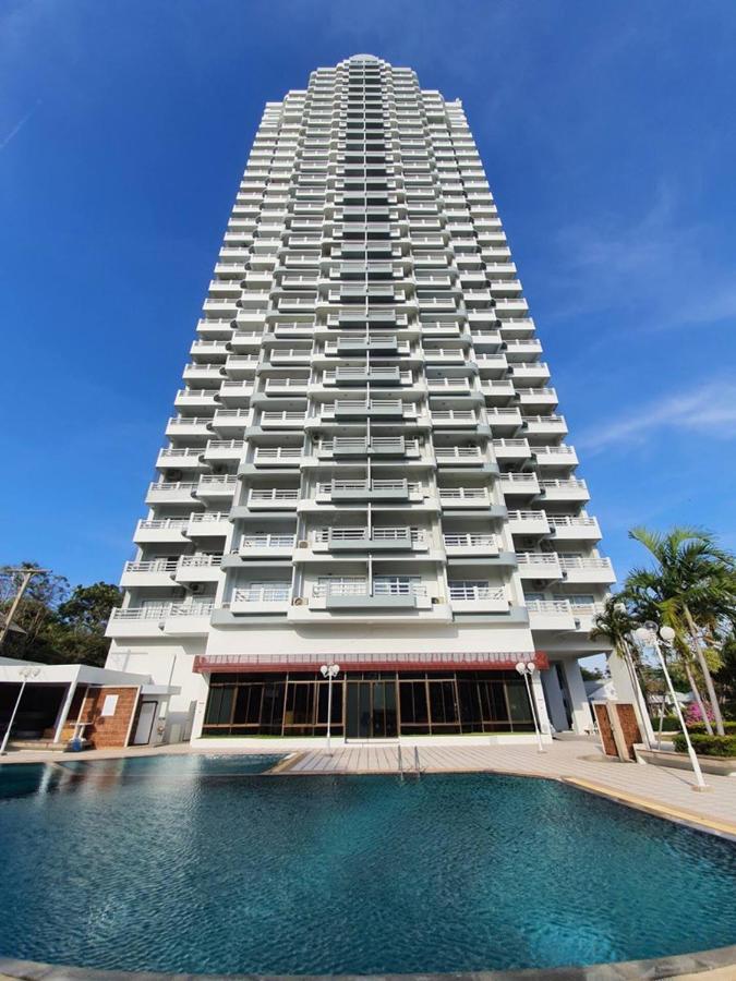 BEACH FRONT modern room + Free hi speed Wi-Fi - B&B