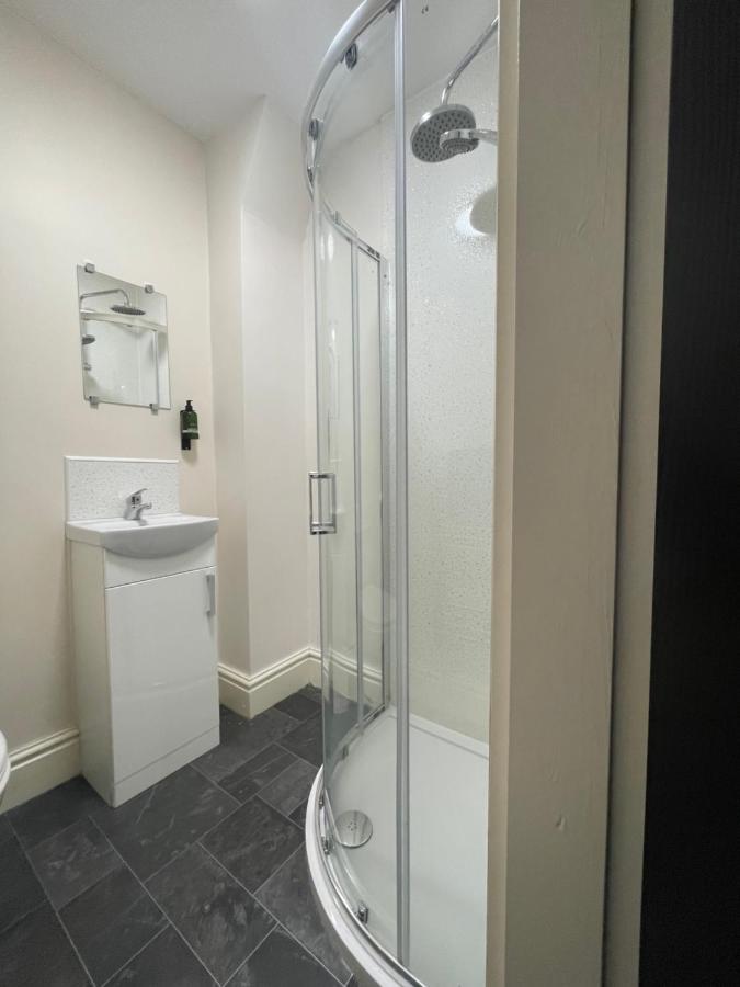 Twin Room with Private Bathroom