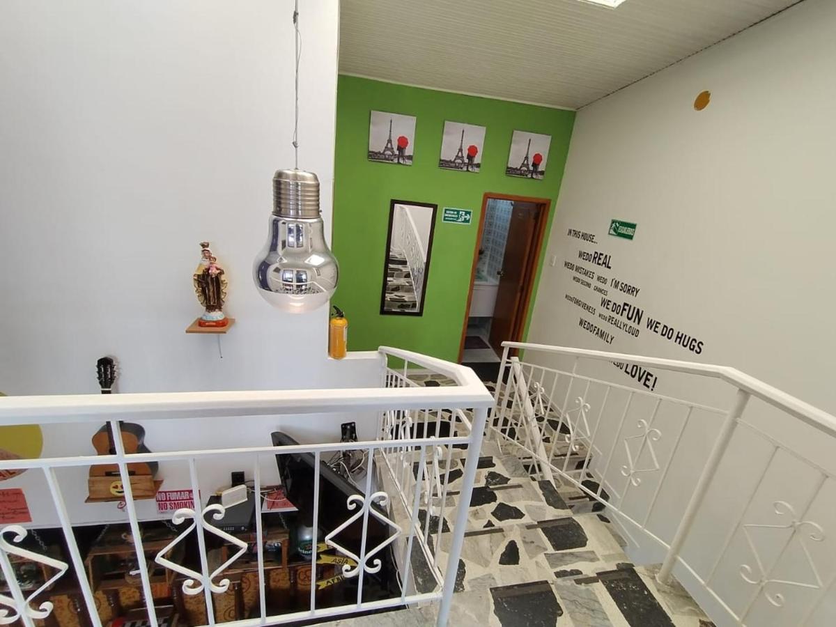 ZIPA HOSTEL - B&B