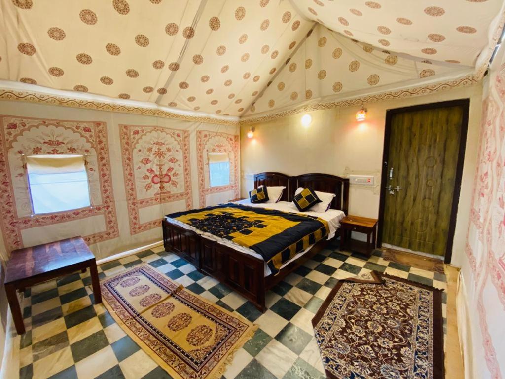 B&B Jaisalmer - Deluxe gujrat hostel & desert camp - Bed and Breakfast Jaisalmer