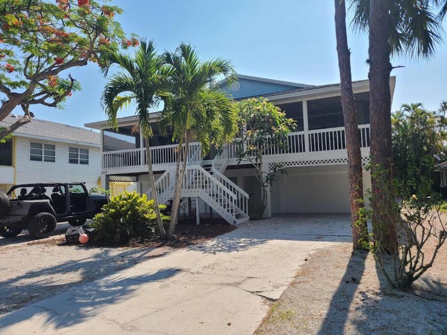 B&B Bonita Springs - Redfish - Updated & Roomy 1.5 Mi to Beach Full Kitchen W&D - Bed and Breakfast Bonita Springs