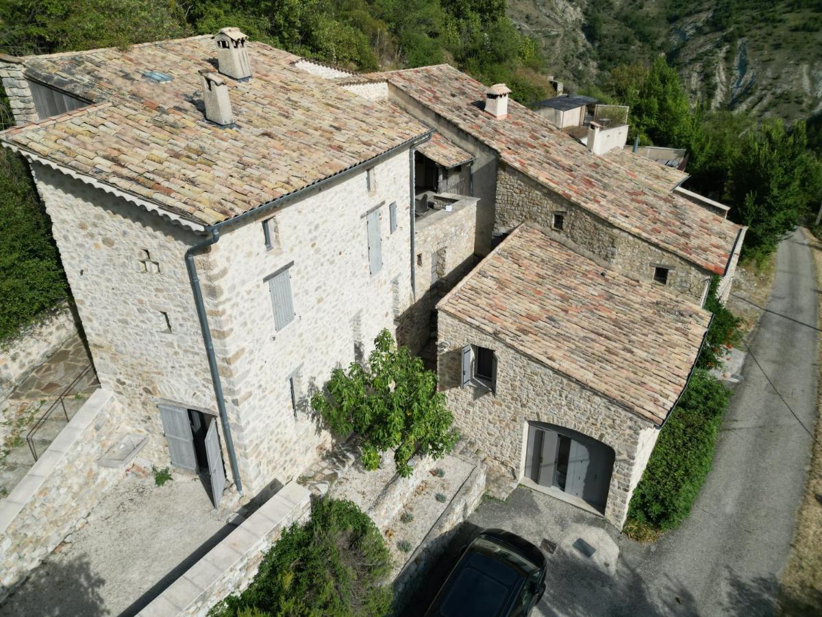 Mas 20 personnes en Drôme provençale, région de Nyons - B&B Chaudebonne