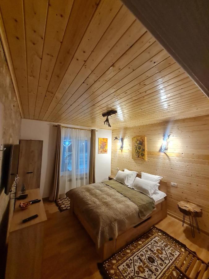 Pensiunea Poiana Cerbului - B&B