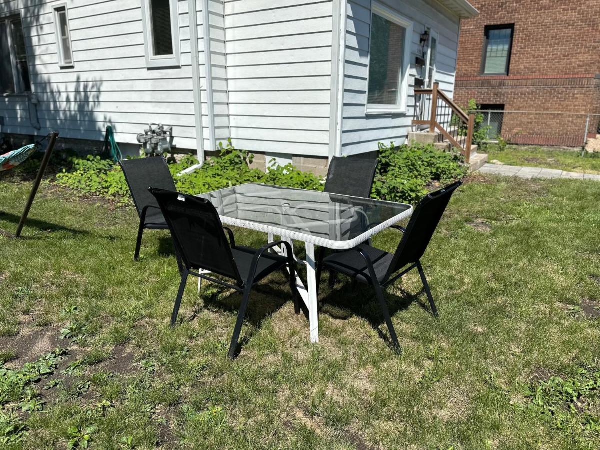 Lyndale Oasis - B&B