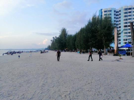 Auliya Homestay Melaka Seaview Pantai Puteri - Chambres d’hôtes Malacca