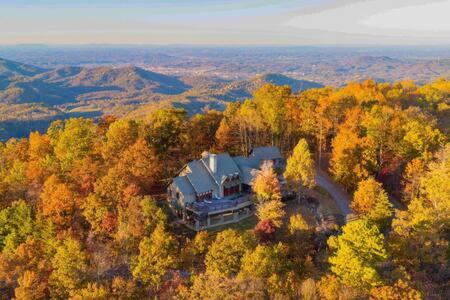 B&B Gatlinburg - Mountain House - Bed and Breakfast Gatlinburg