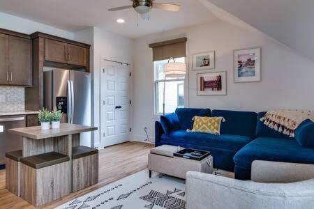 The Eastland - Lovely City Home Close to All! - B&B