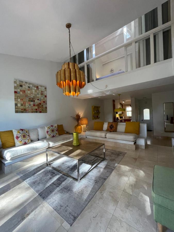 B&B Cascais - Private Villa in Quinta da Marinha with golf view! - Bed and Breakfast Cascais