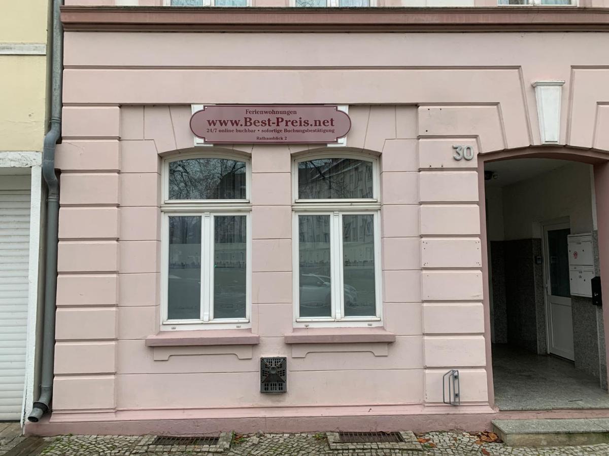 Best-Preis FEWO Rathausblick 2 - Zentrale Lage in Wittenberge - 2 Personen - Einzelzimmer - Vollausstattung - WLAN / Prime & Self-Check-In - B&B Wittenberge