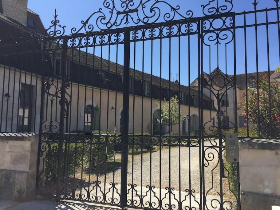 Bel appart au bord de l’eau proche gare avec wifi - B&B Auxerre