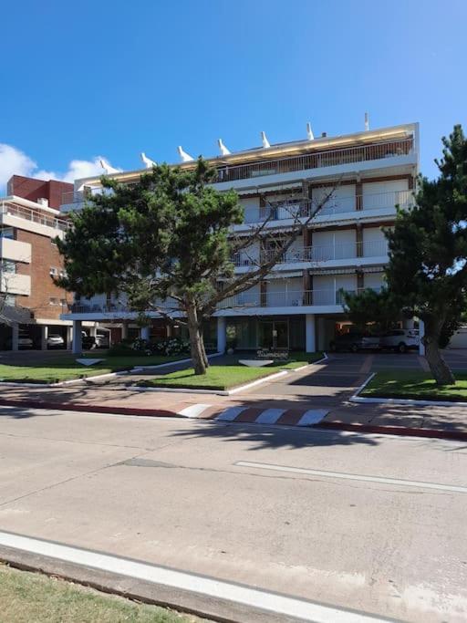 Apartamento en playa mansa, primera linea - Bed and Breakfast