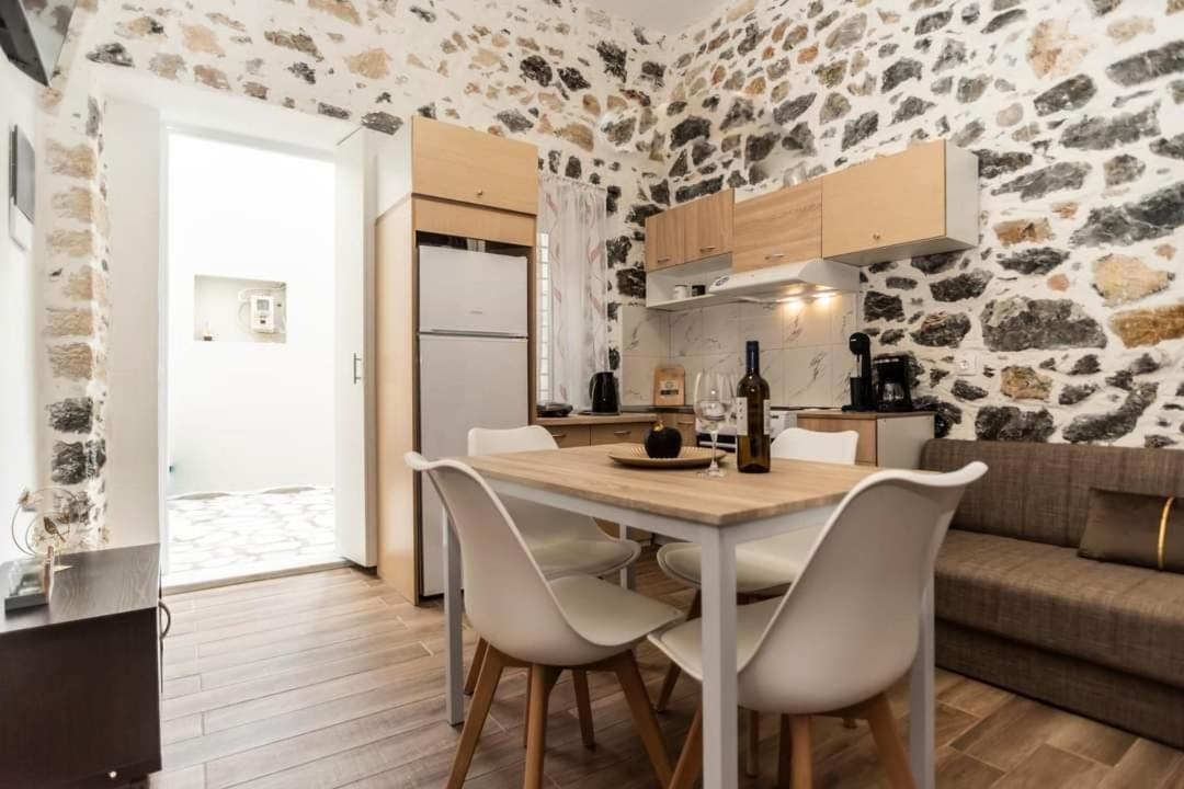 City stone houses kalymnos 2 - B&B