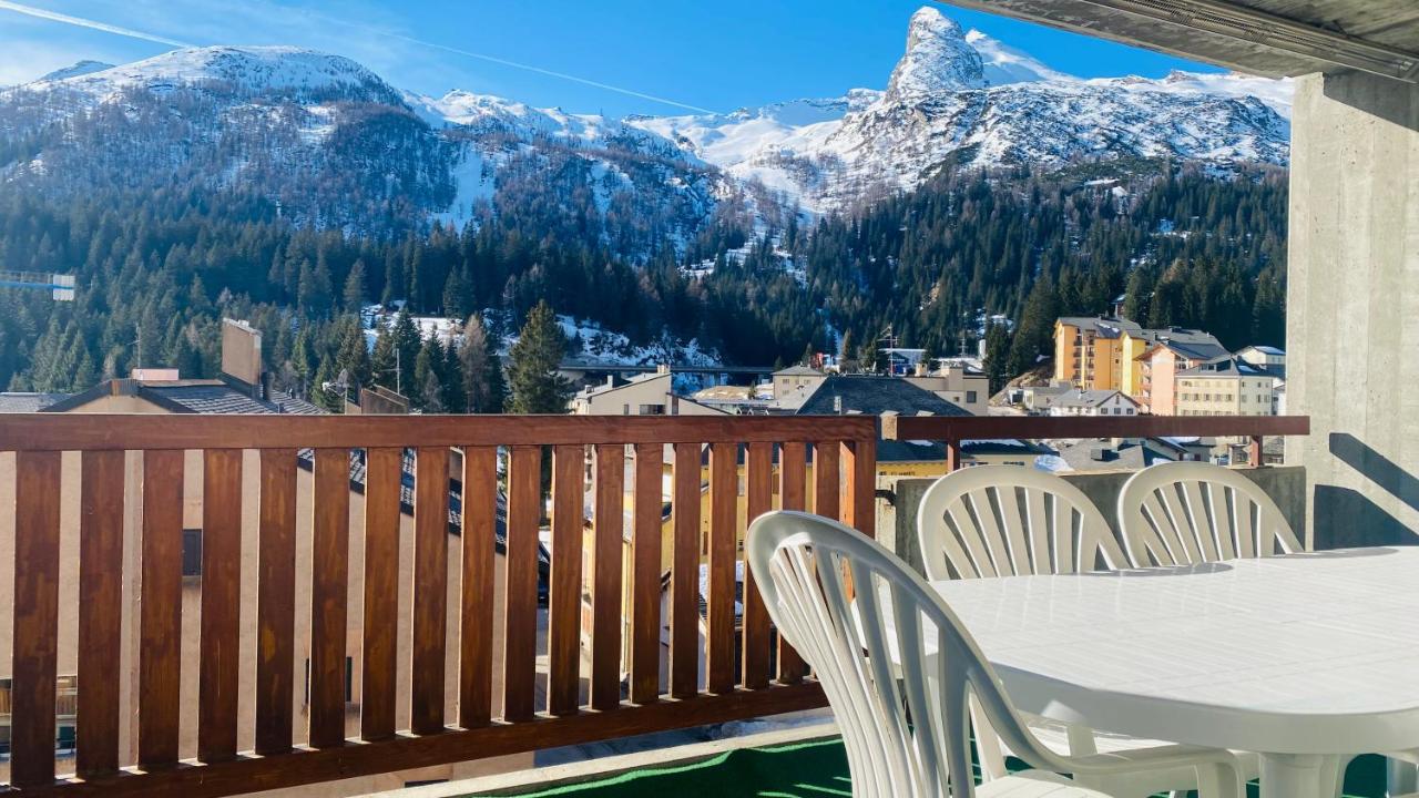 B&B San Bernardino - Appartamento 3 Camere con Terrazza, Parking, Piscina e Sauna Vicino alle Piste - Bed and Breakfast San Bernardino