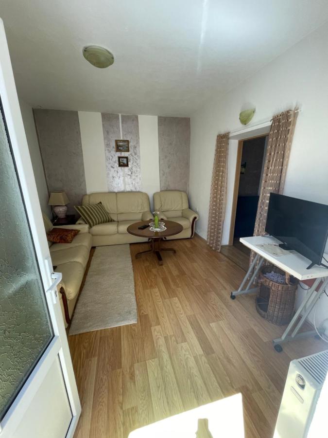 Mimoza JD - B&B Indjija