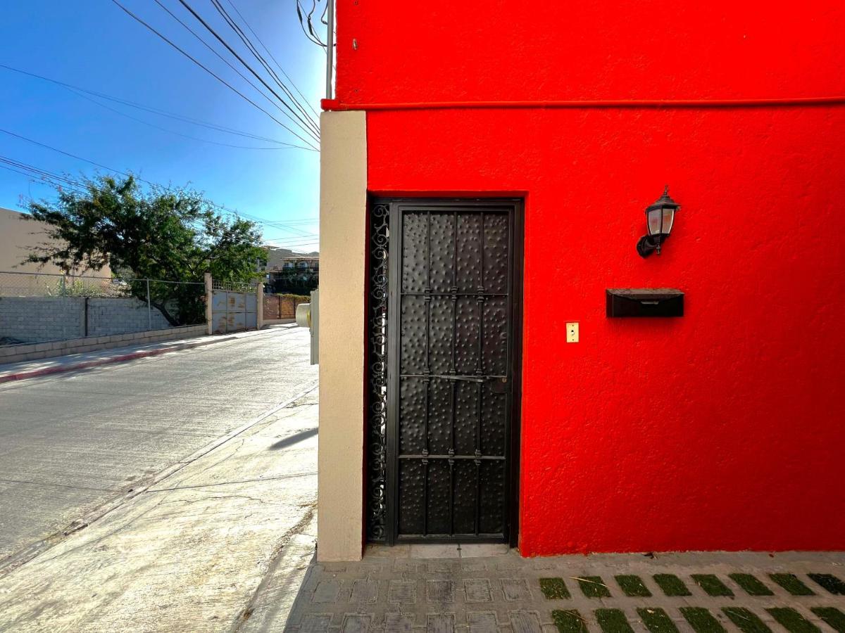 Casa Revolucion: 2BR/2Ba Casita close to downtown with private parking - Chambres d'hôtes Cabo San Lucas