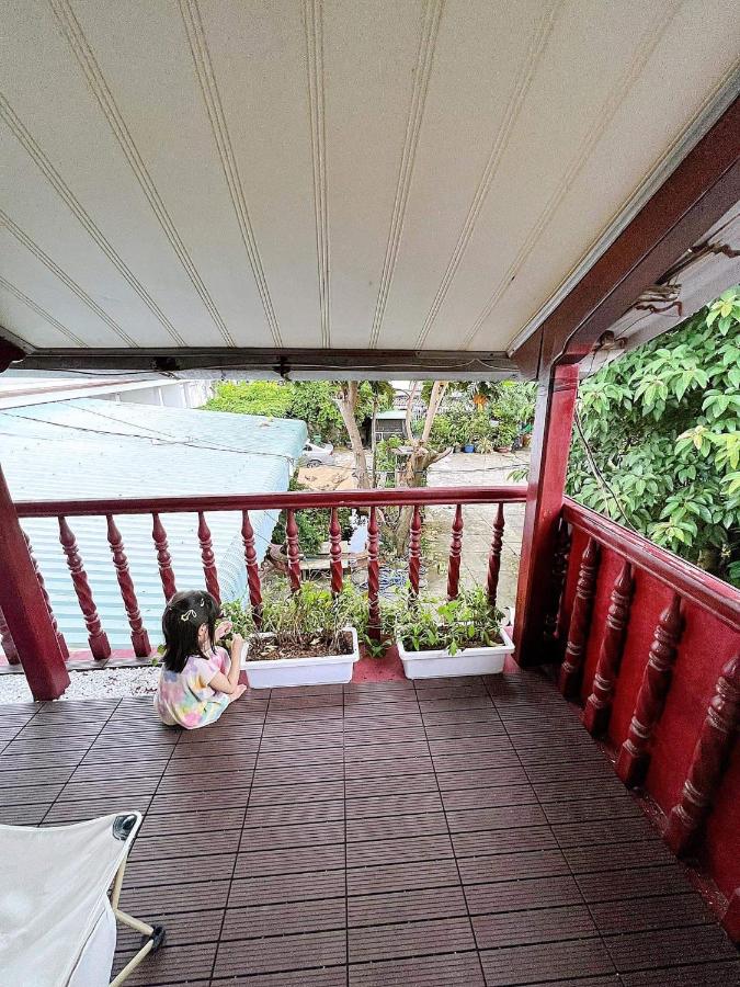 Dreibettzimmer mit Balkon