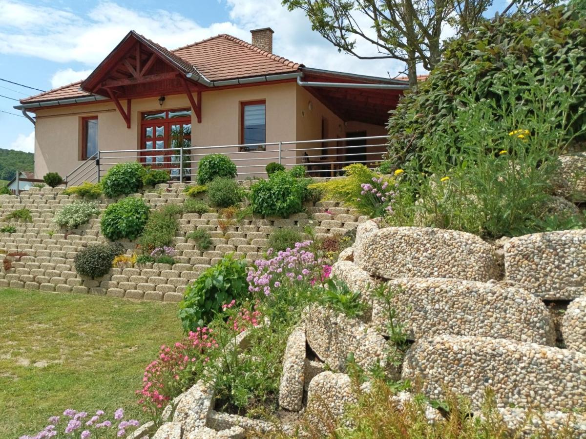 Napfénydomb Vendégház - Ferienwohnung
