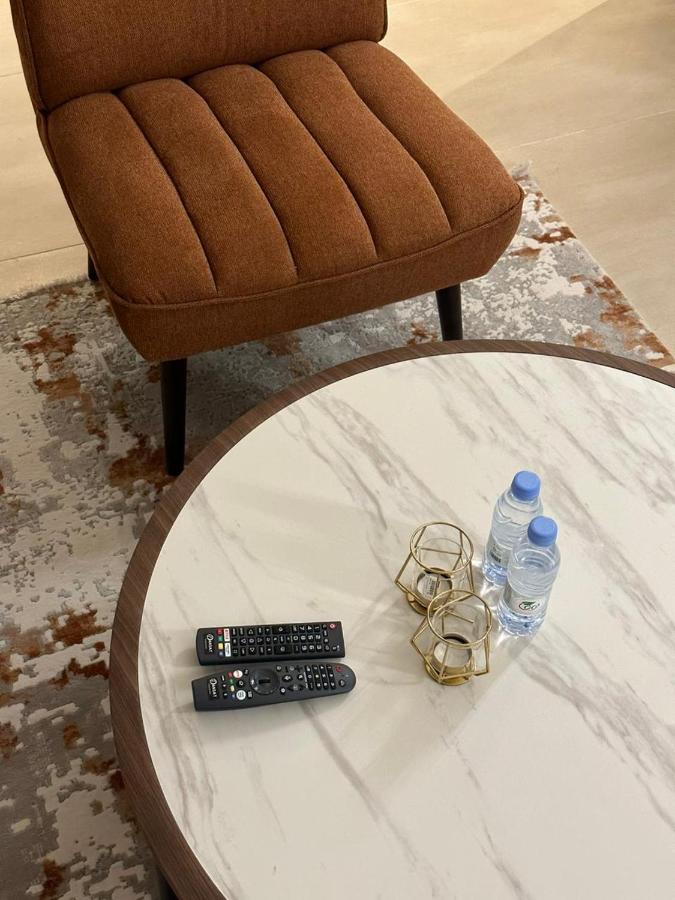 شقة بدخول ذاتي بثلاث غرف نوم جميله - B&B