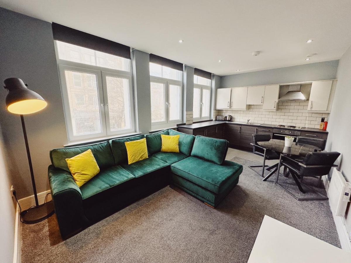 B&B Newcastle-upon-Tyne - 3 Bedroom Apartment in the Heart of Newcastle - Modern - Sleeps 6 - Bed and Breakfast Newcastle-upon-Tyne