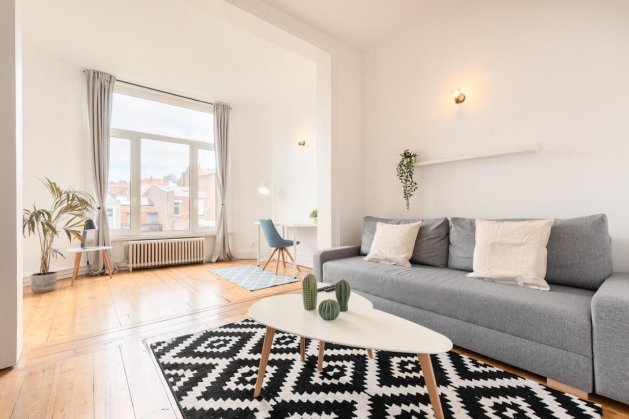 La Madeleine-Beautiful bright two bedroom apart - Ferienwohnung La Madeleine