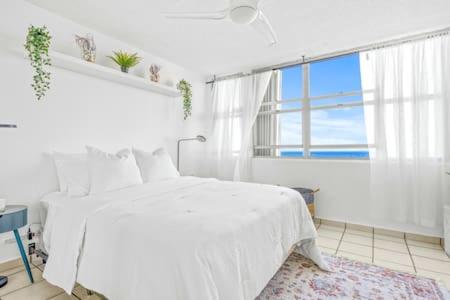 B&B San Juan - Bohemian Vibes - Beachfront Getaway+Parking - Bed and Breakfast San Juan