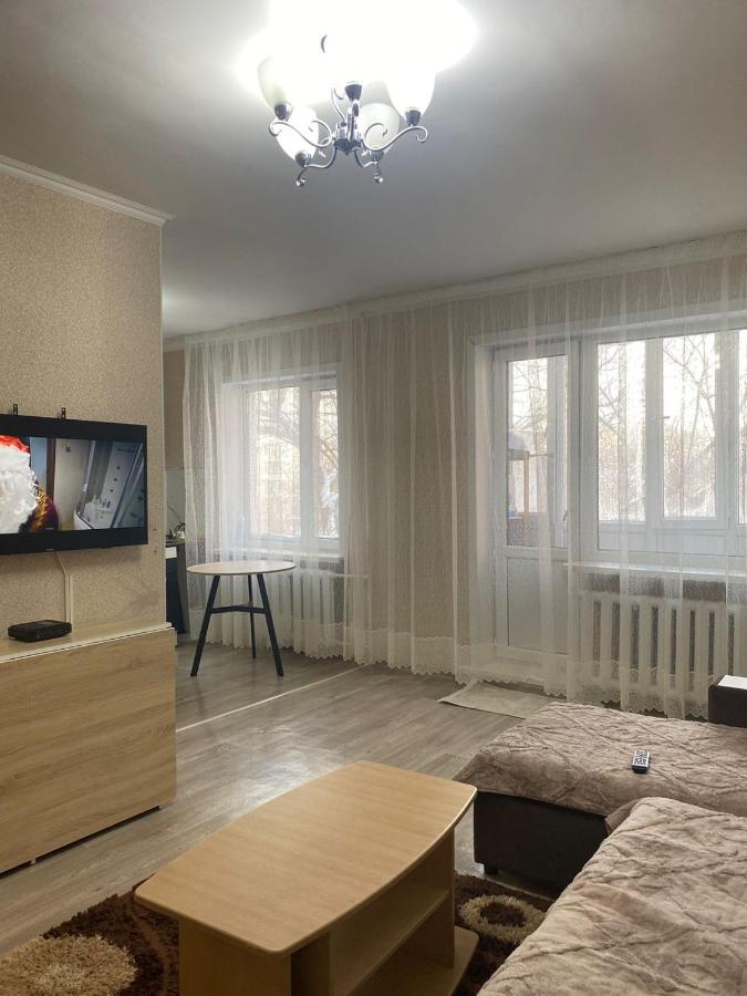 2кмн Квартира по проспекту Республики 8 - Bed and Breakfast