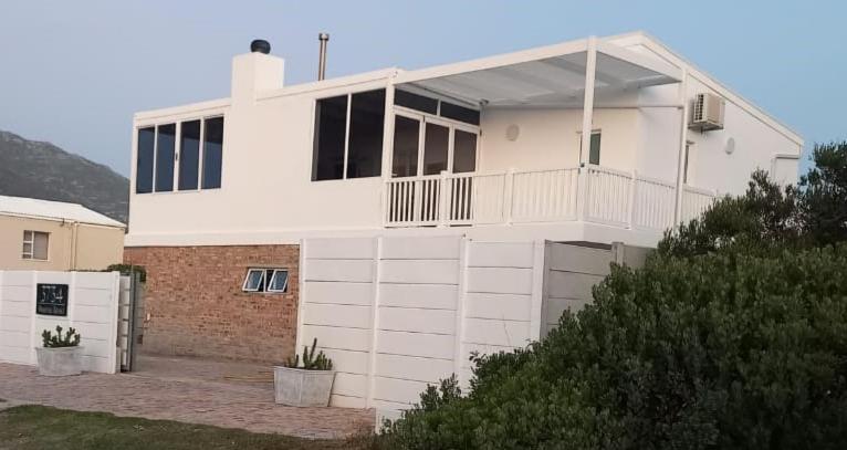 Nivenia Beach House - B&B