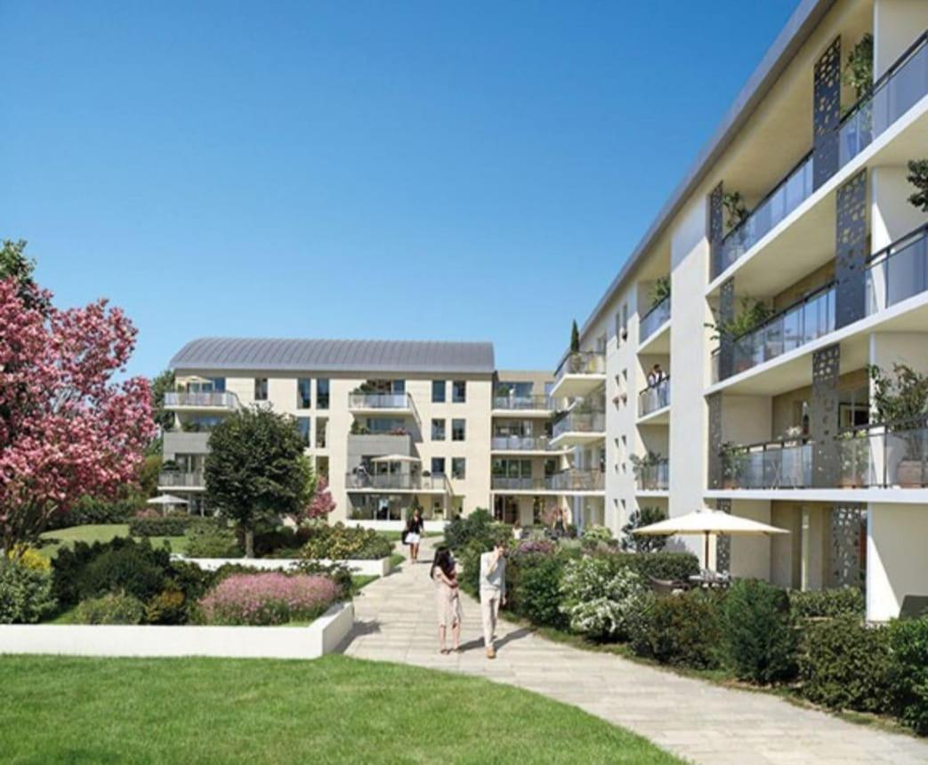 ESCAL'HOME , appart design au pied de l'aéroport,parkings - B&B Blagnac