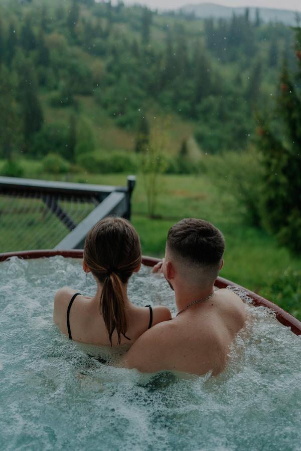 Карпатське Hygge котедж для двох з чаном-джакузі у горах - B&B