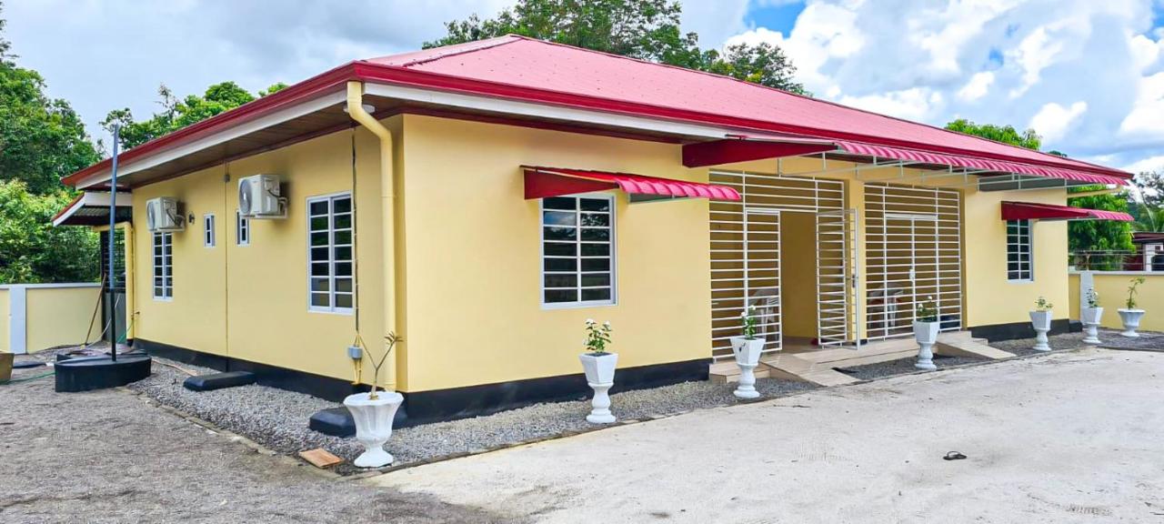 B&B Paramaribo - Kapowlito Real Estate Casa #3+4 Mon Plaisirweg - Bed and Breakfast Paramaribo