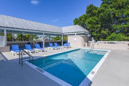 New Casa Caribe by Brightwild- Two-Story Condo Rooftop Pool - B&B