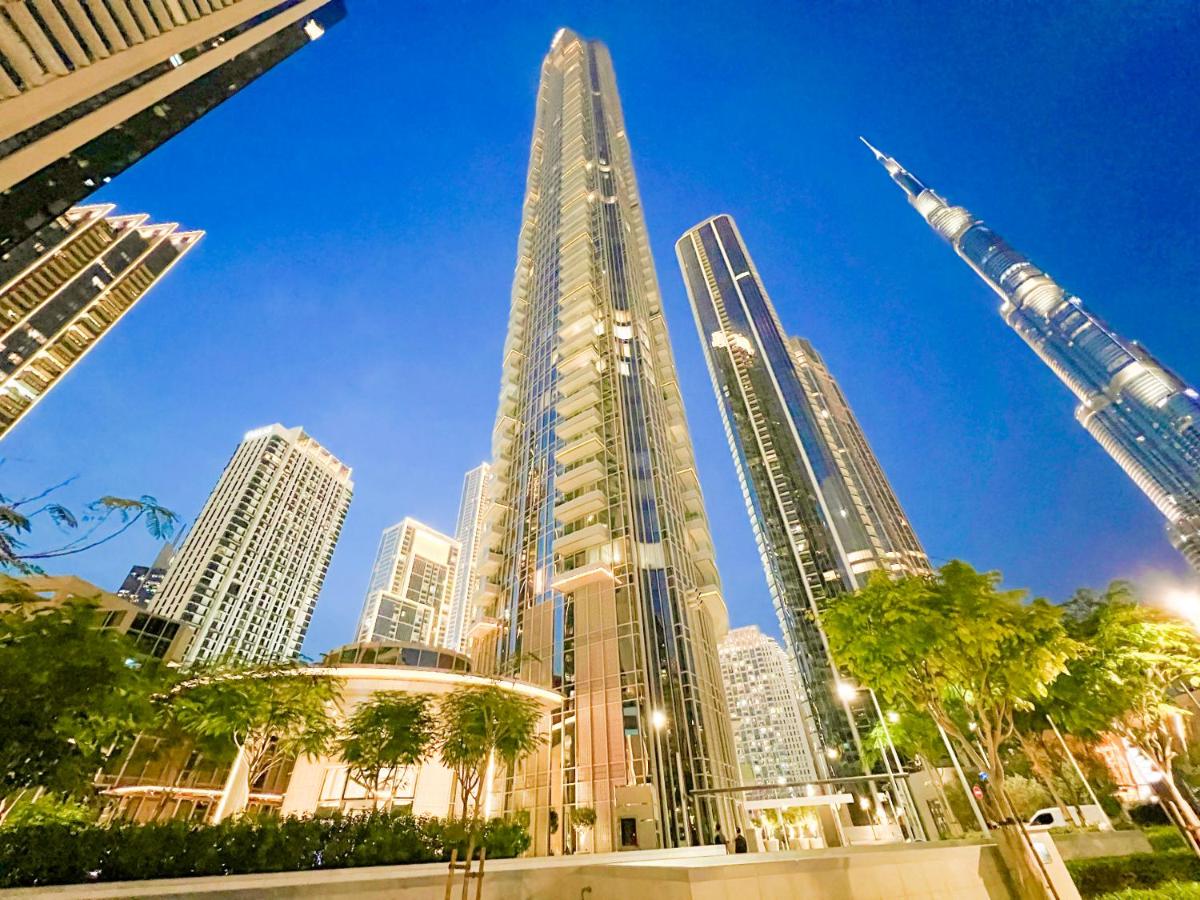 Downtown Luxury - Stunning Burj Khalifa & Sea View - 5 Minutes Walk to Dubai Mall - Ferienwohnung Dubai