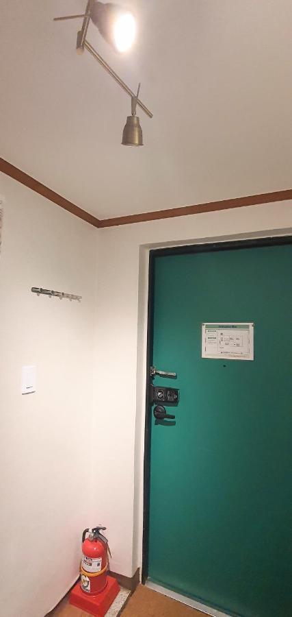 Our moment, Dunsan, Central Daejeon, 2 bedroom beautiful flat, freeparking, cafe bistro with many options - B&B