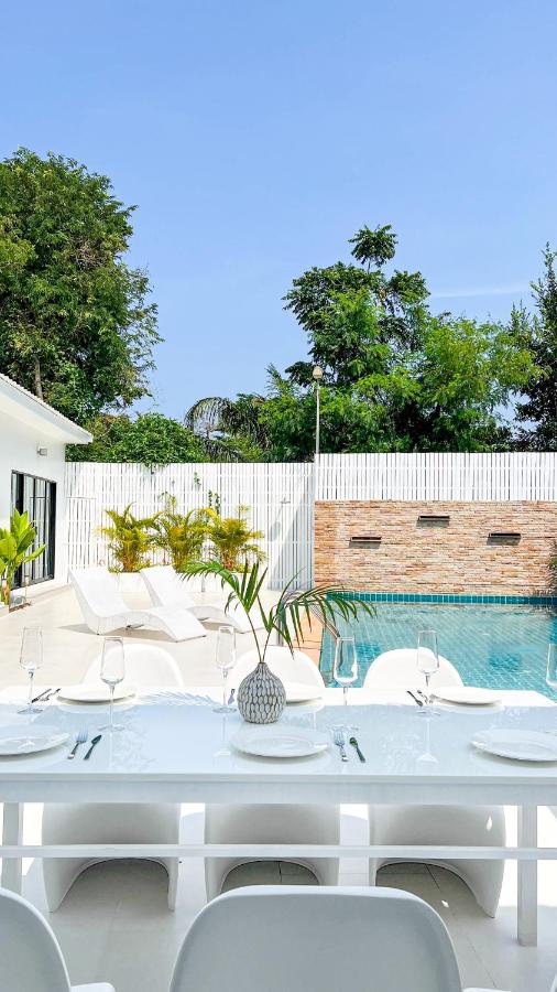 Paradise Samui Villa Chaweng, 5 Bedrooms with Private Pool - B&B