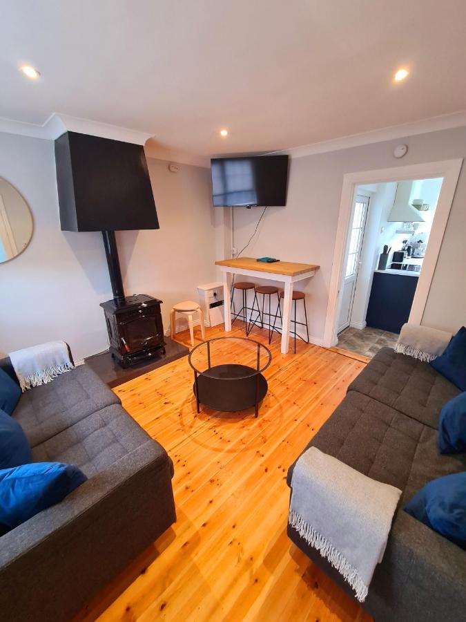 B&B Galway - Stylish 3 Bedroom Galway House - Bed and Breakfast Galway