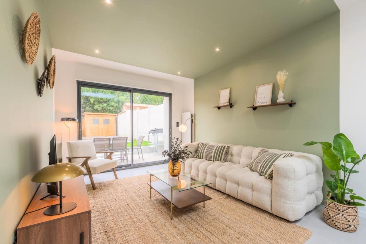 3 bedroom house with garden, free parking - B&B