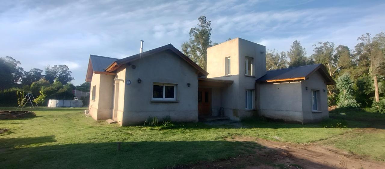 B&B Tandil - Casa con gran parque en zona muy tranquila - Bed and Breakfast Tandil