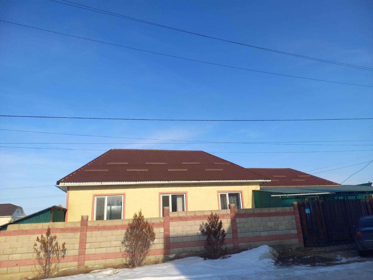 Askar Guesthouse - B&B Karakol