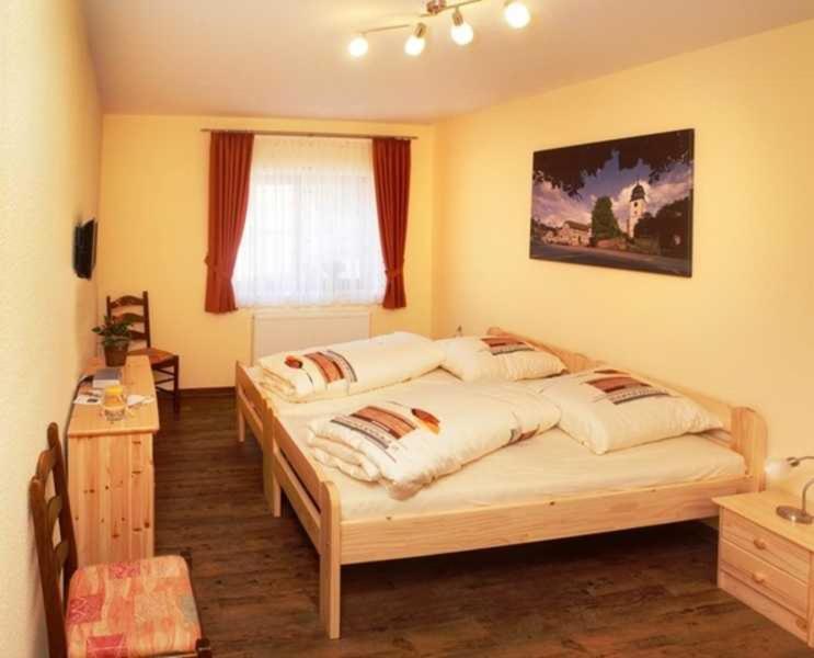 Twin Room with Shower