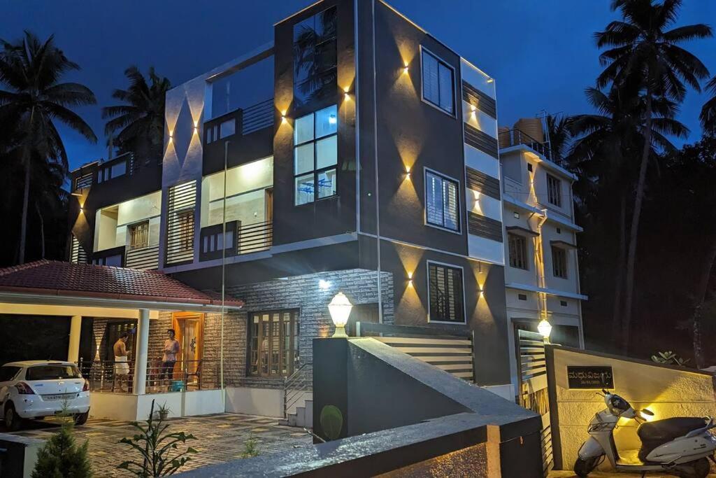 Madhuvijaya Homestay - B&B