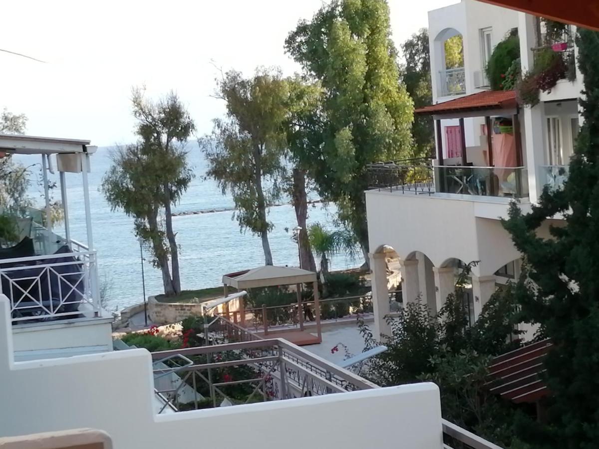 B&B Limassol - GALATEX BEACH STUDIO - Bed and Breakfast Limassol